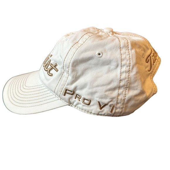 Titleist Golf Cap White Adjustable Strap Gold Embroidery Unisex One Size - Picture 3 of 10
